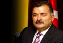 1981 yılı 13 mart cuma akşamı, Simtronic ilk toplantısını Hollanda’nın Zevenbergen kasabasında yaptı.